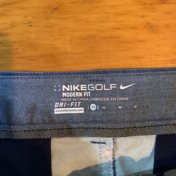 Nike golf shorts - Picture 4 of 4